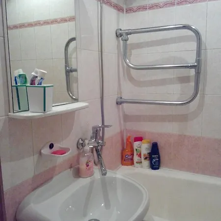 On Zaslavskoy 25 Apartament *